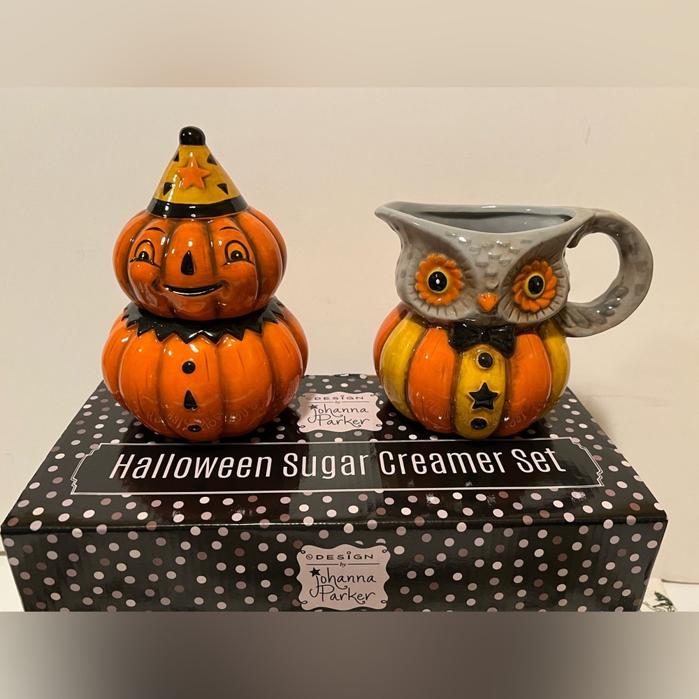 NWT JOHANNA PARKER HALLOWEEN SUGAR & CREAMER SET.